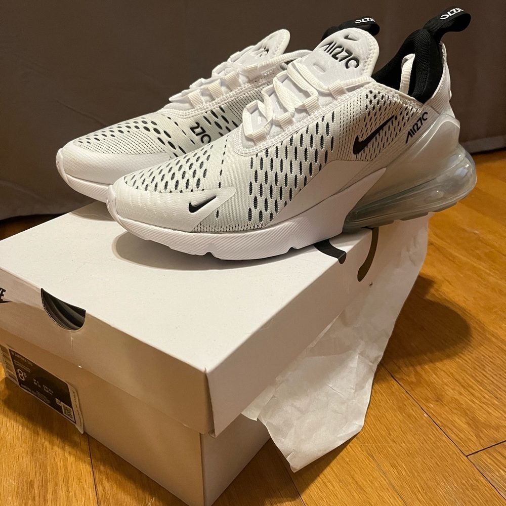 Like New Nike Air Max 270